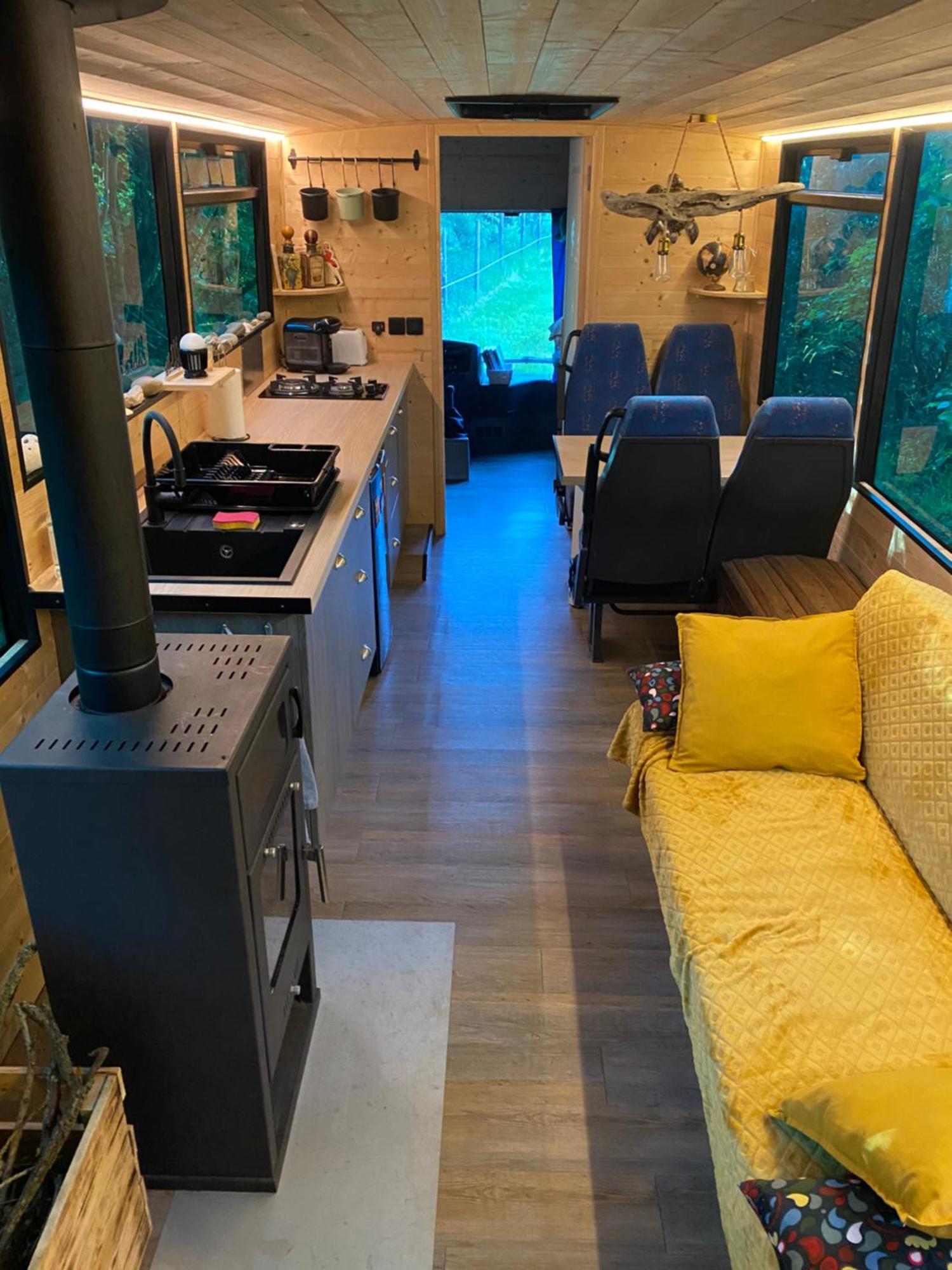 Woody Wood Bus Luxuszelt