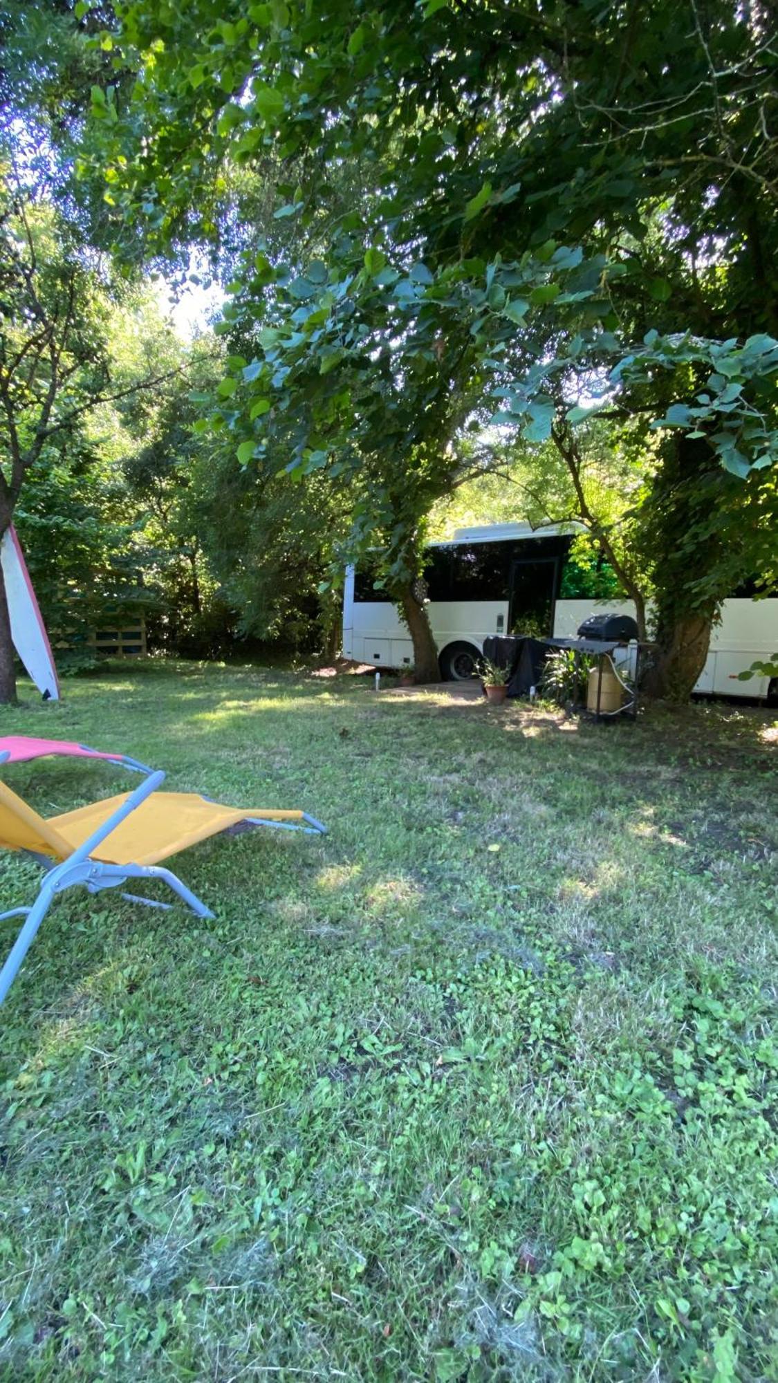 Luxuszelt Woody Wood Bus Vergeroux